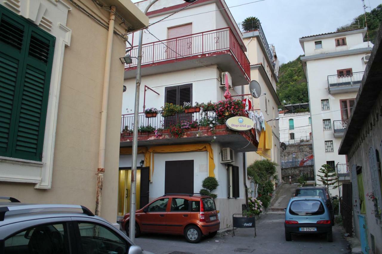 Stop And Go Bed & Breakfast Scilla Exterior photo